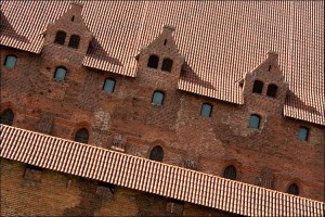 Стіни замку Мальборк