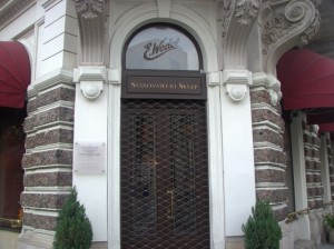 Магазин шоколаду Ведель у Варшаві